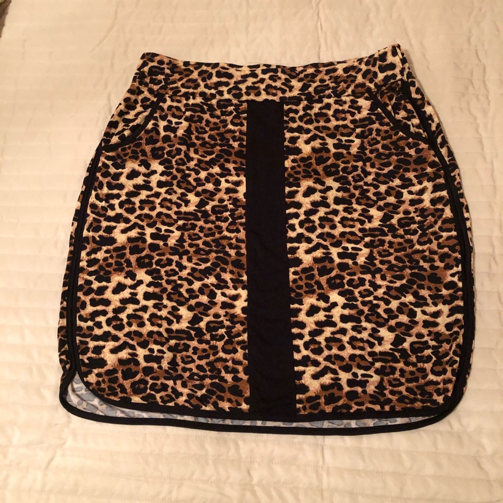 Leopard print mini skirt with pockets